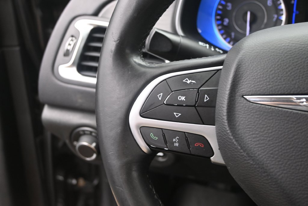 Used 2015 Chrysler 200 Limited w/ Convenience Group FWD image 32