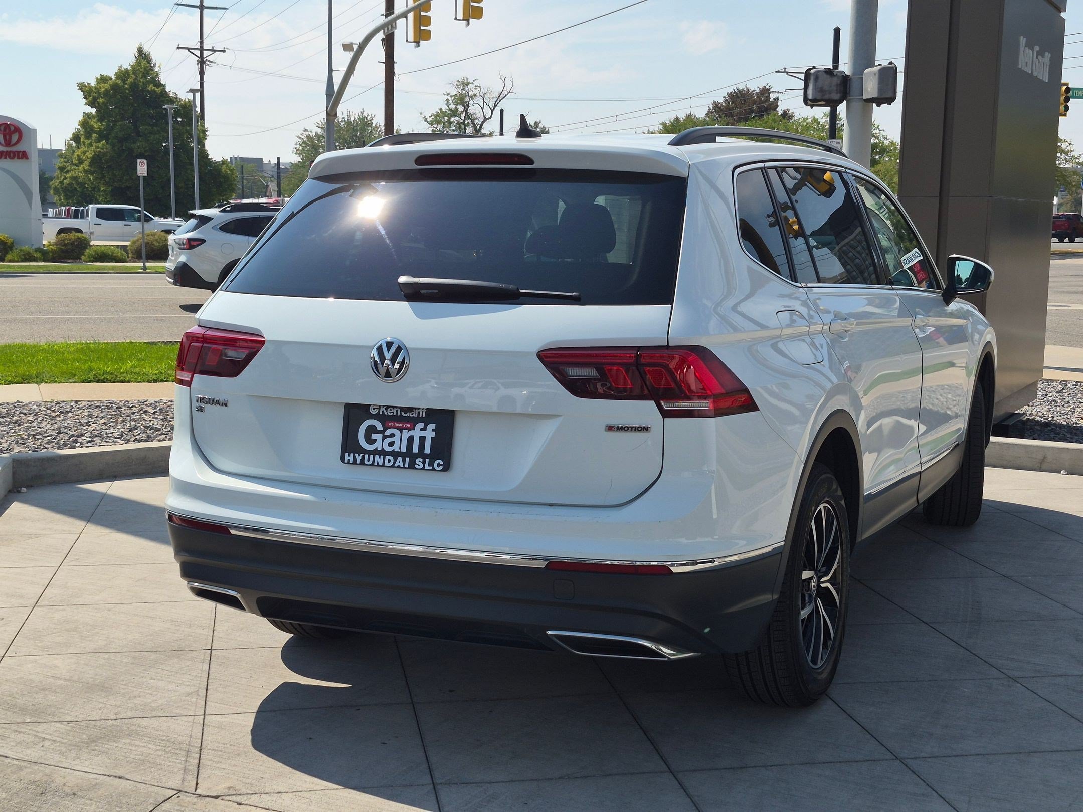 Used 2021 Volkswagen Tiguan SE AWD/4WD image 3
