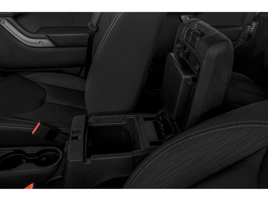 Used 2015 Jeep Wrangler Unlimited Sahara AWD/4WD image 12