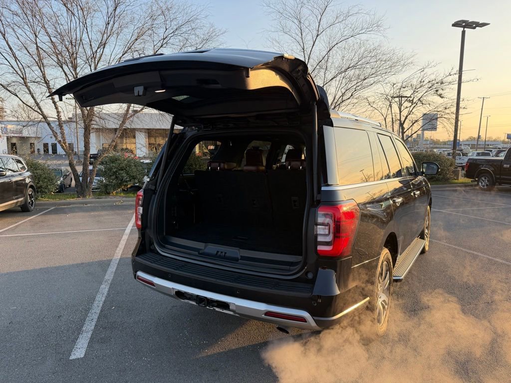 Used 2023 Ford Expedition Limited image 9