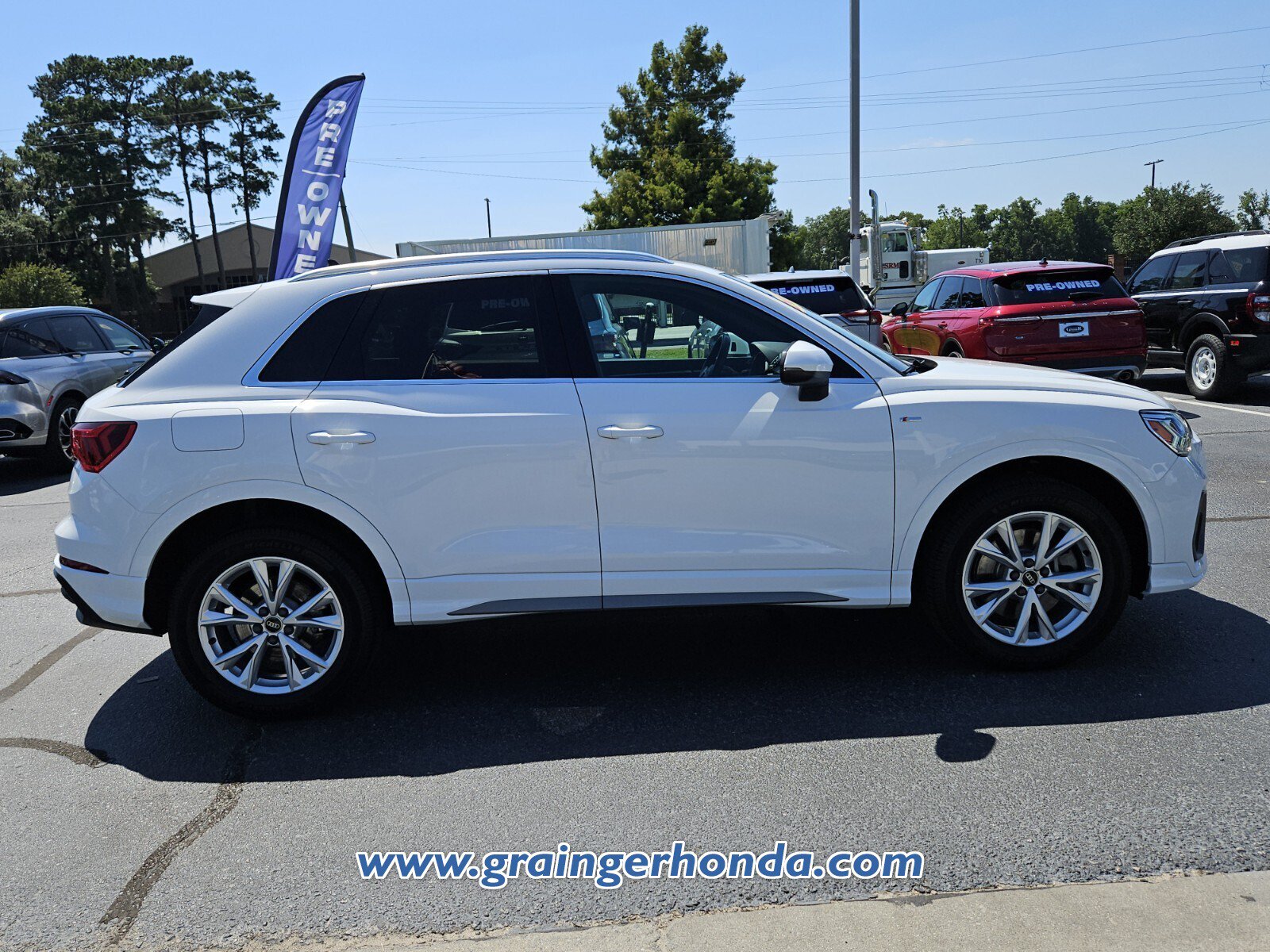Used 2024 Audi Q3 2.0T Premium AWD/4WD image 6