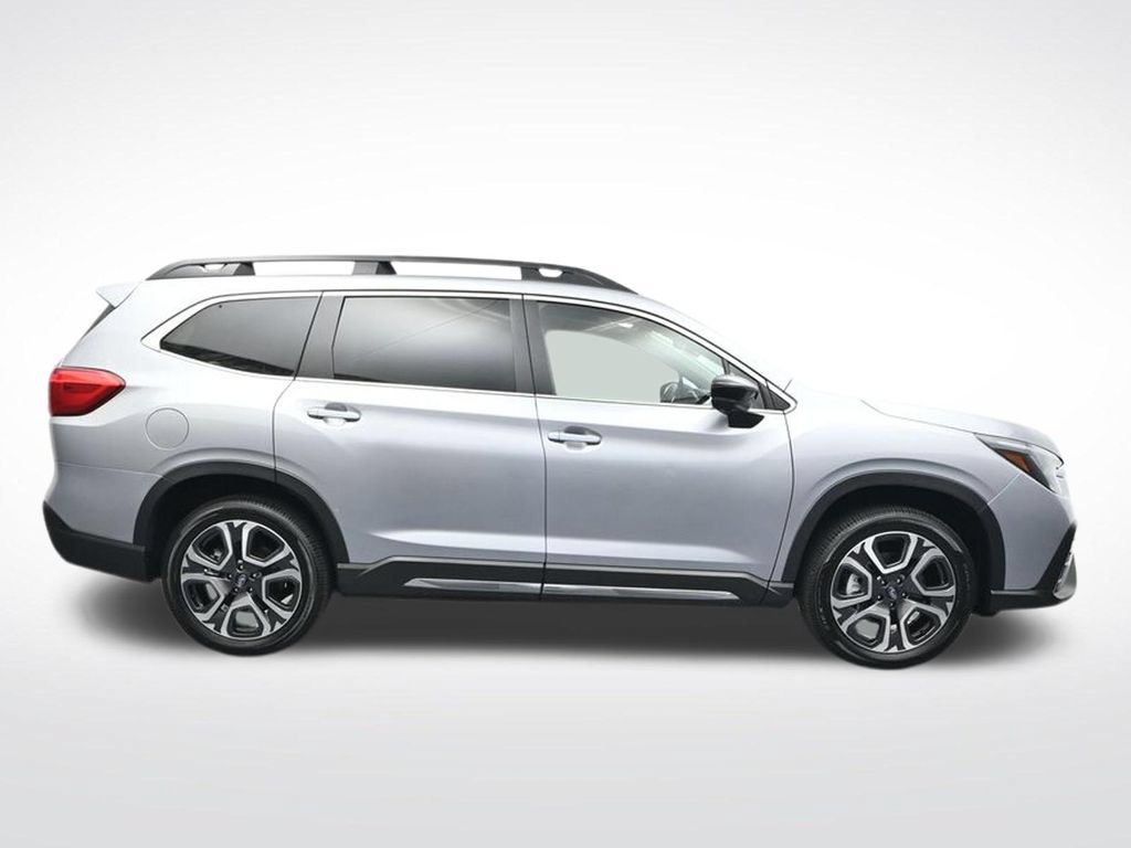 Used 2025 Subaru Ascent Limited w/ Popular Package #2 AWD/4WD image 9