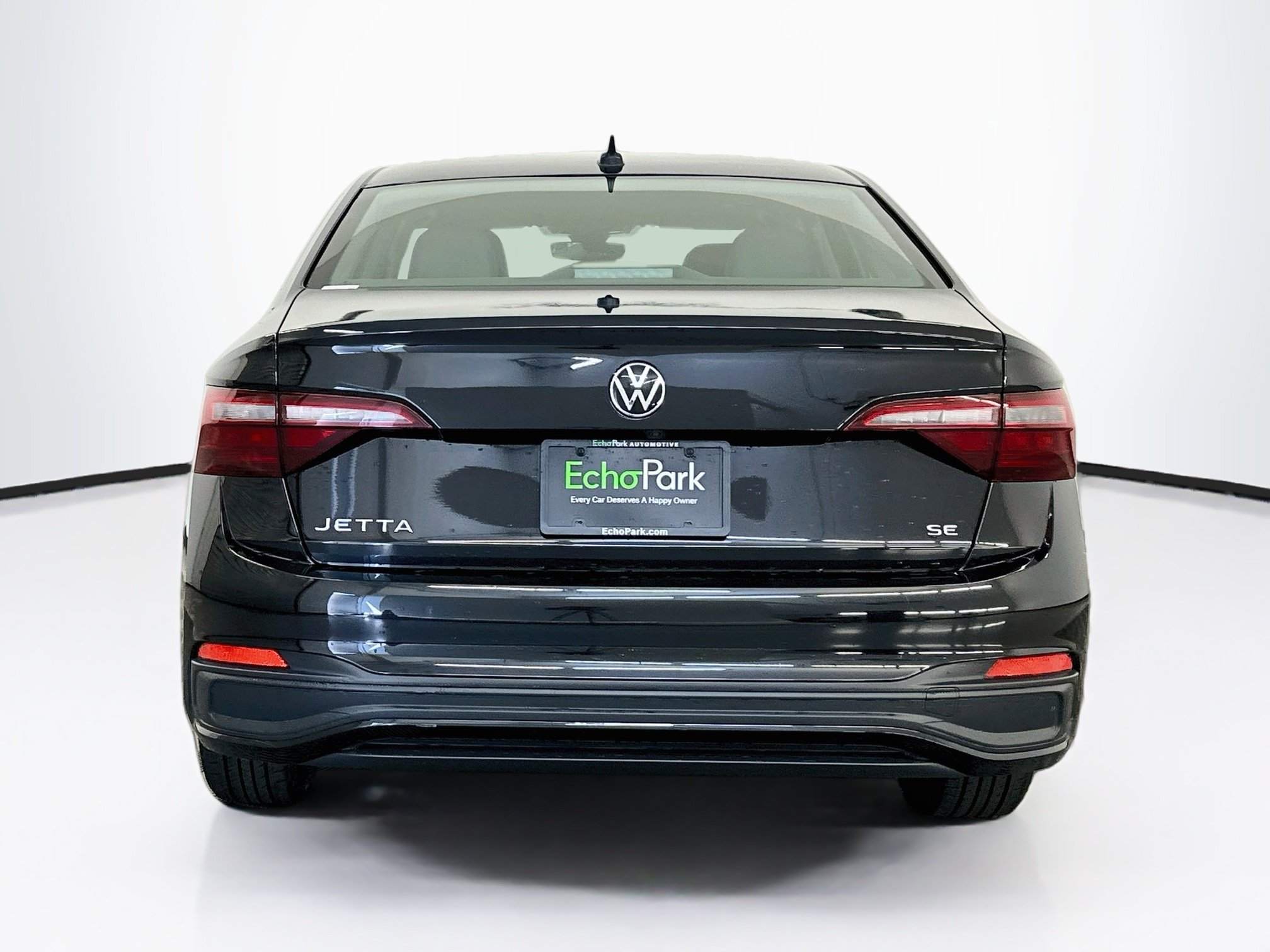 Used 2024 Volkswagen Jetta SE FWD image 7