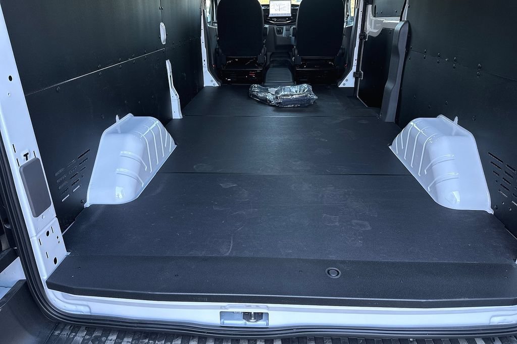 New 2023 Ford E-Transit Medium Roof w/ Interior Upgrade Package RWD image 11