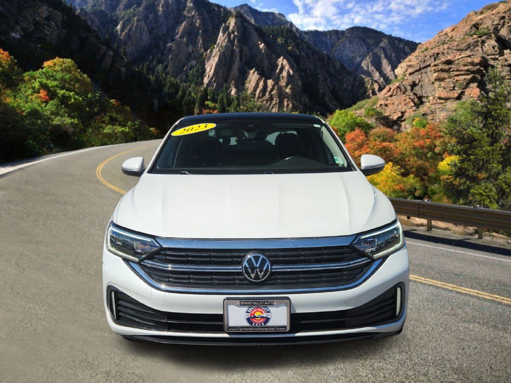 Used 2023 Volkswagen Jetta SEL FWD image 6