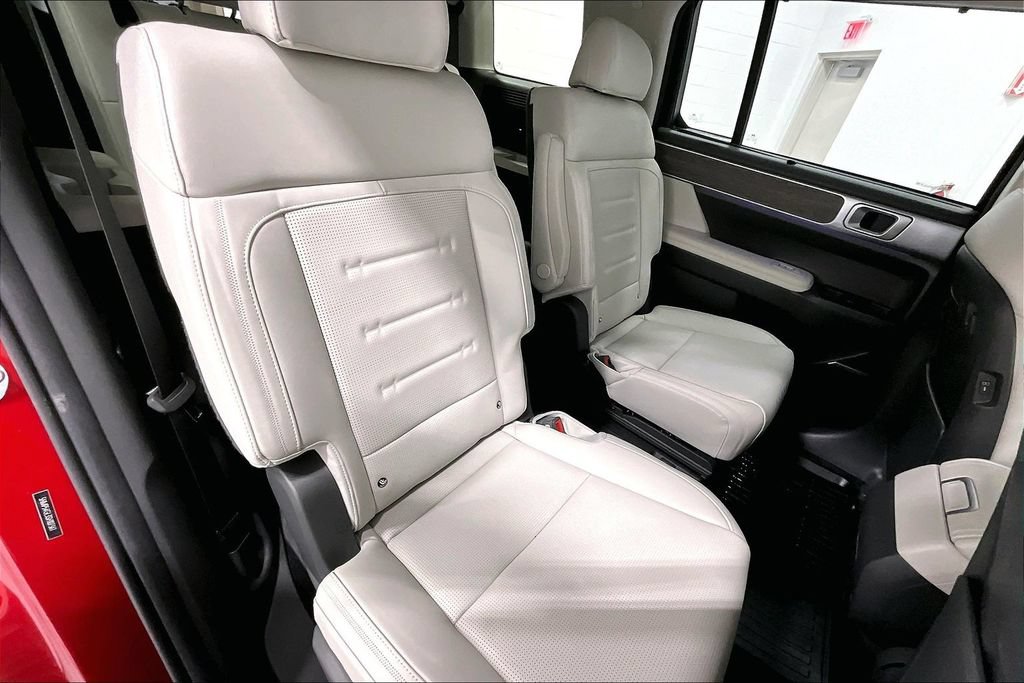 Used 2025 Hyundai Santa Fe Calligraphy FWD image 33
