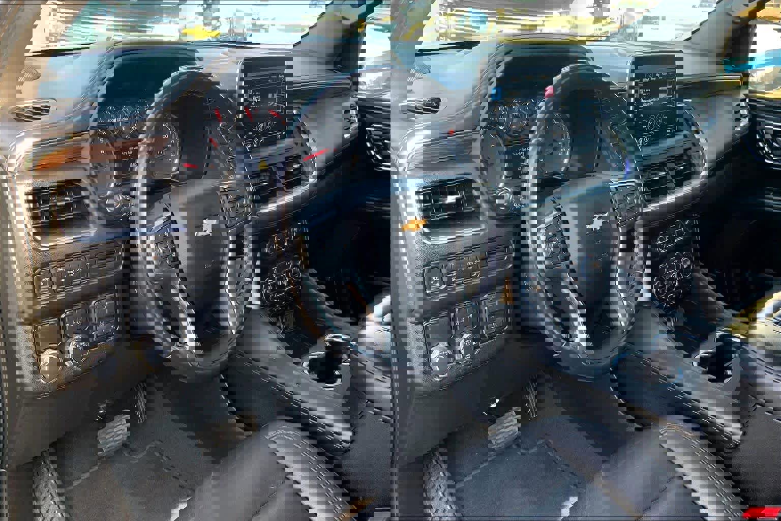 Used 2021 Chevrolet Suburban LT w/ LT Signature Package image 18