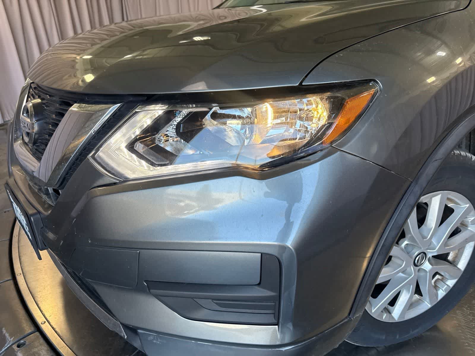 Used 2017 Nissan Rogue SV FWD image 7