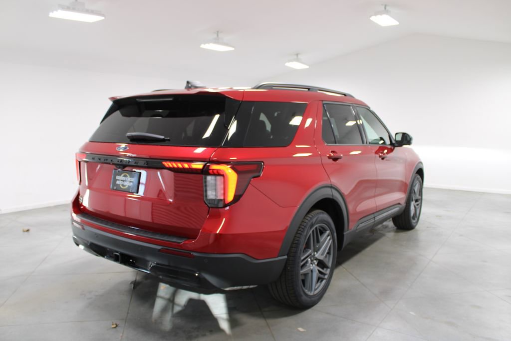 New 2026 Ford Explorer ST-Line w/ ST-Line Street Pack image 8