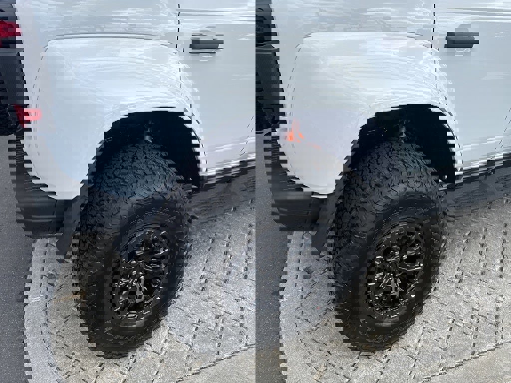 New 2025 Ford Bronco Raptor image 5