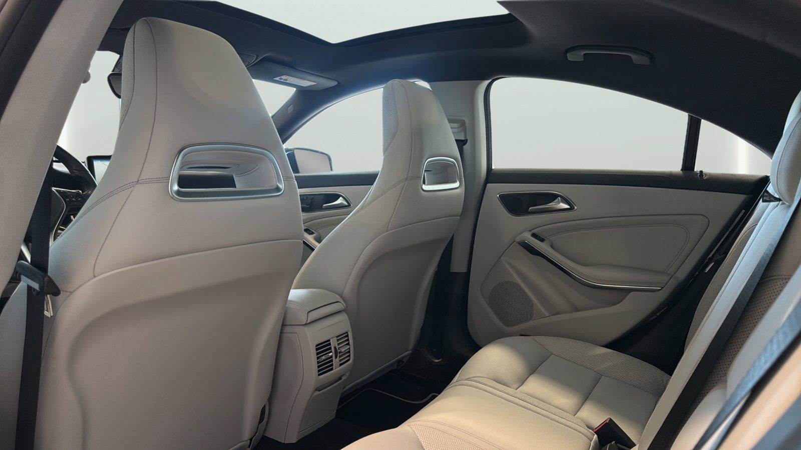 Used 2014 Mercedes-Benz CLA 250 image 19