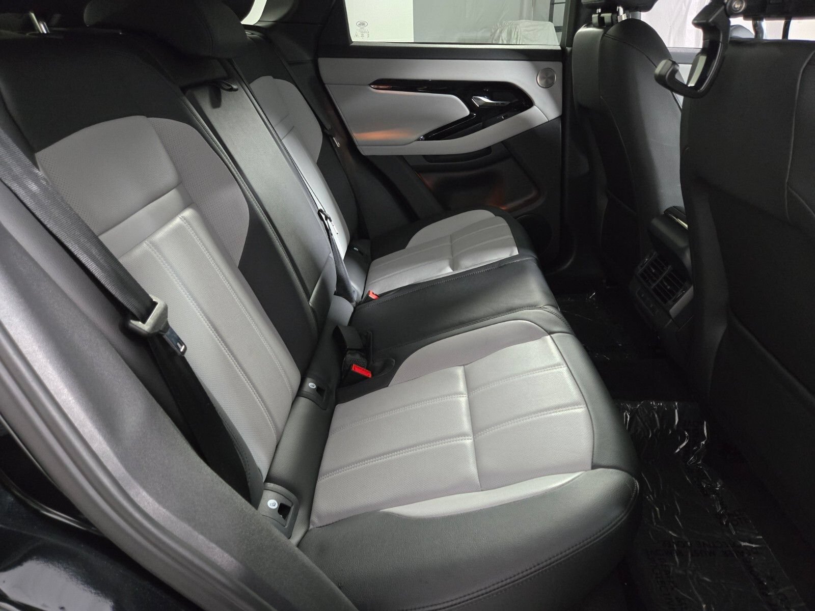Used 2026 Land Rover Range Rover Evoque Dynamic SE AWD/4WD image 17