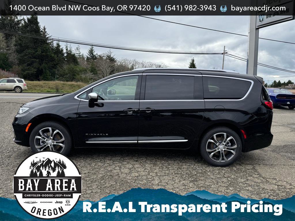 New 2026 Chrysler Pacifica Pinnacle w/ Trailer Tow Group image 9