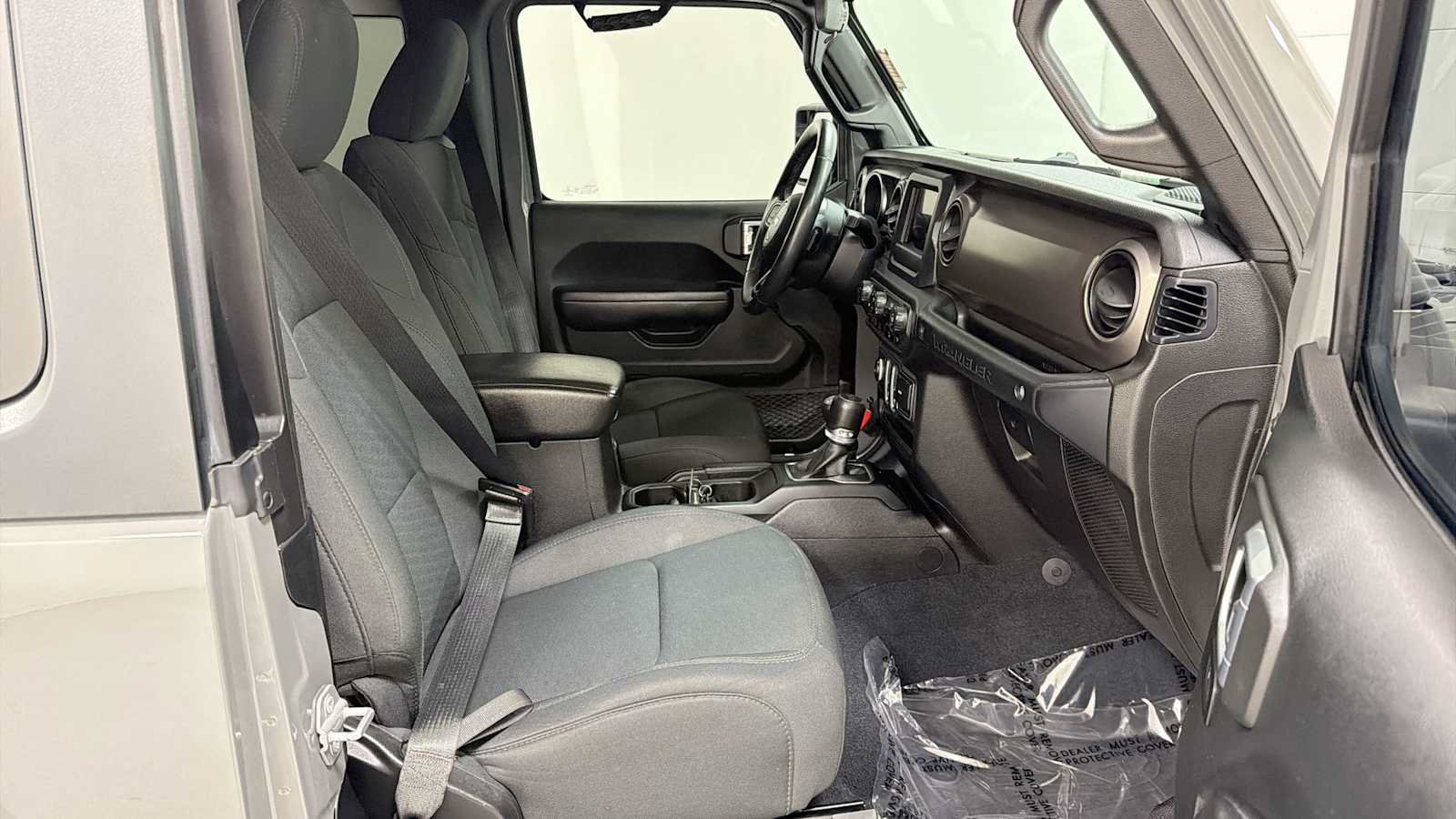 Used 2018 Jeep Wrangler Sport AWD/4WD image 28