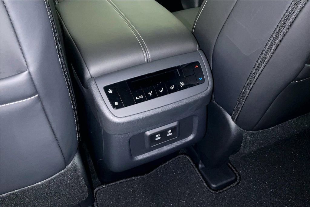 New 2026 Nissan Pathfinder SL image 25