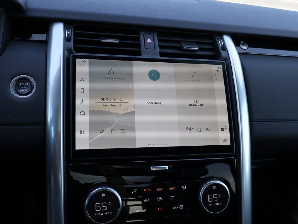 Used 2025 Land Rover Discovery S image 23