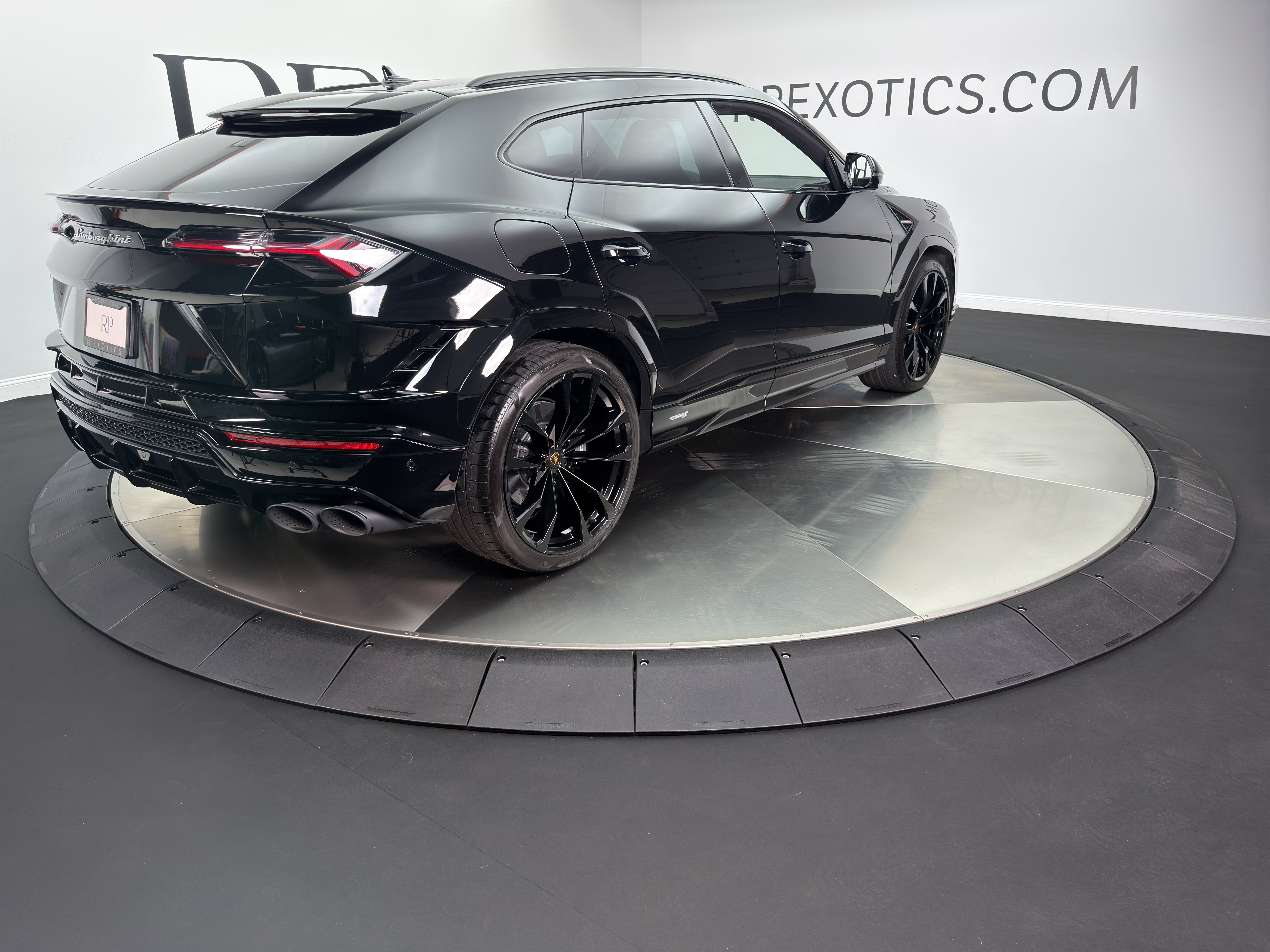 Used 2023 Lamborghini Urus S AWD/4WD image 6