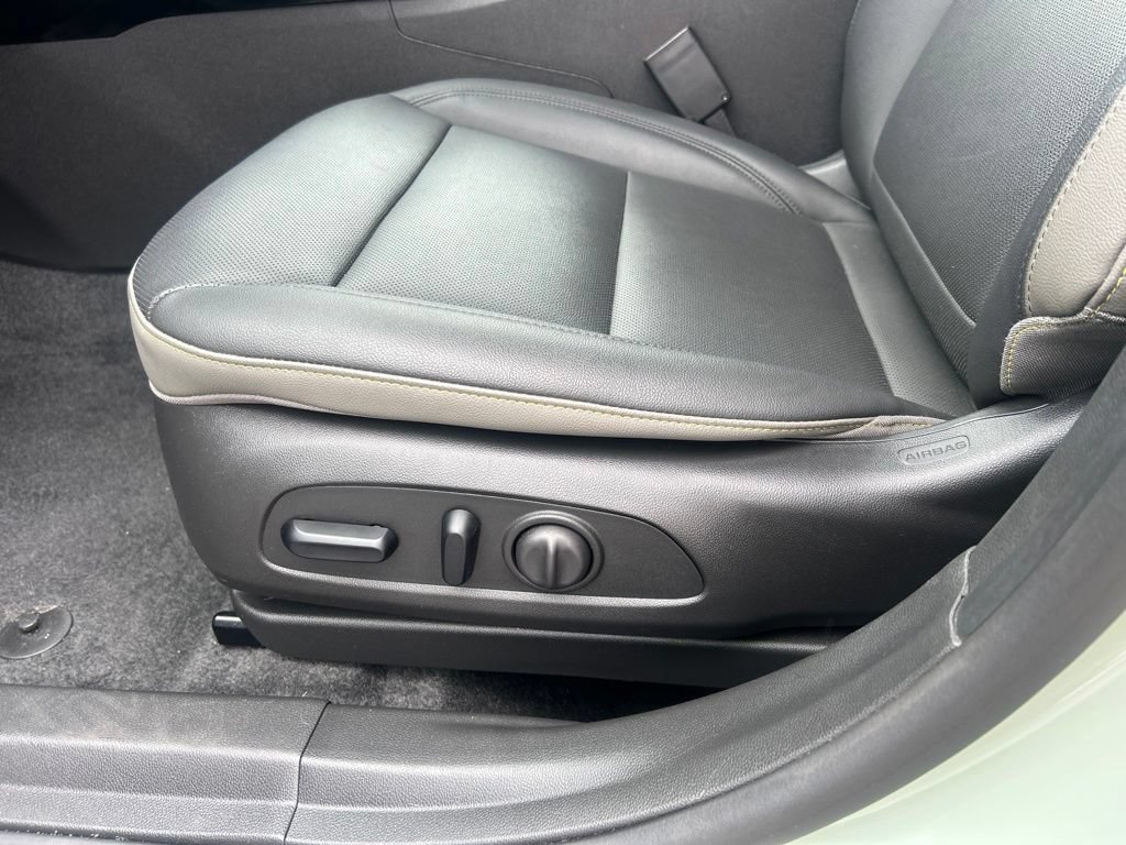 Certified 2024 Chevrolet Trax ACTIV FWD image 21