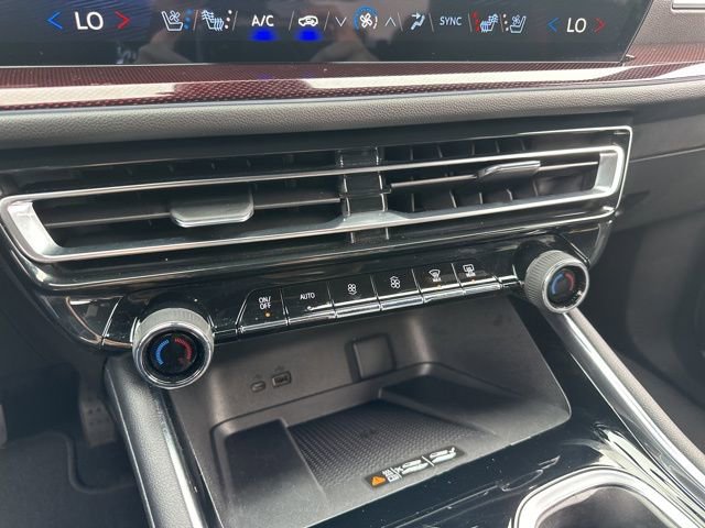 Used 2024 Chevrolet Traverse RS image 57