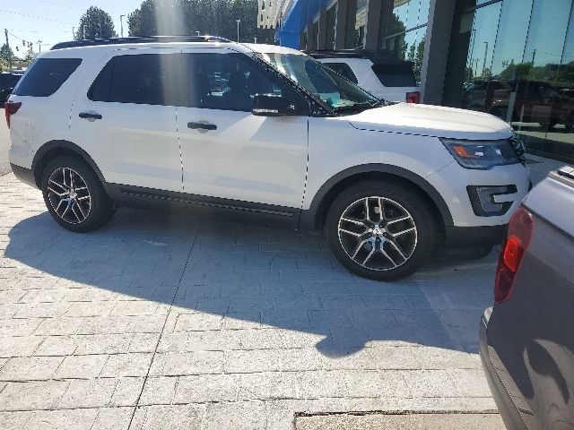 Used 2017 Ford Explorer Sport AWD/4WD image 3