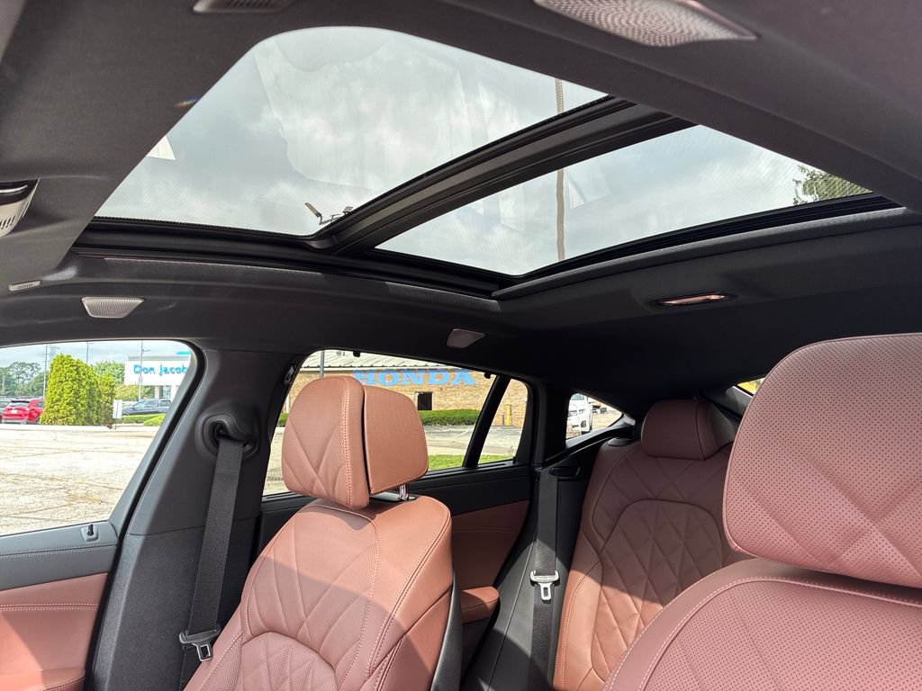 New 2027 BMW X6 M60i AWD/4WD image 17