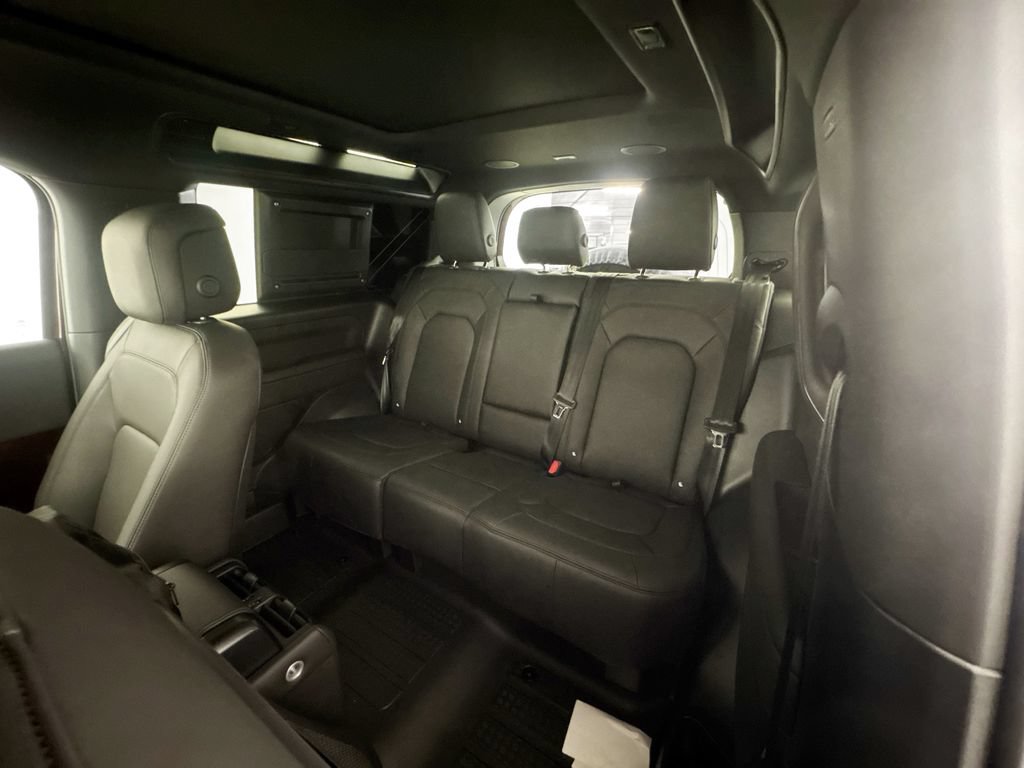 New 2026 Land Rover Defender 90 X-Dynamic SE AWD/4WD image 25