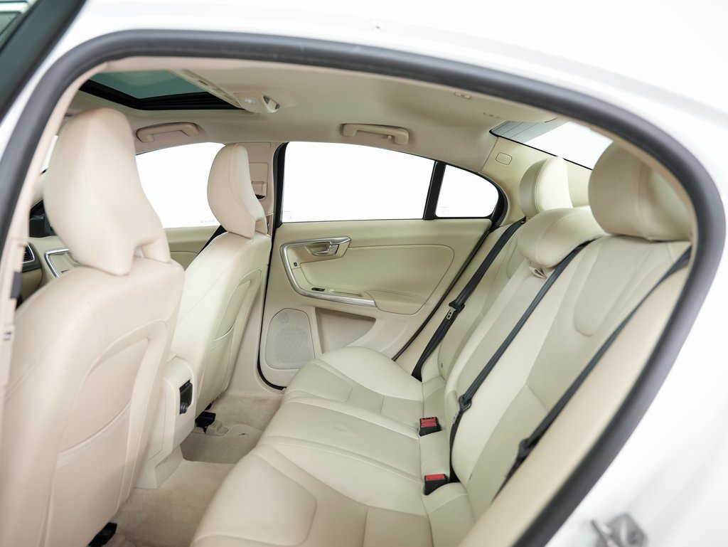 Used 2015 Volvo S60 T5 Platinum image 34