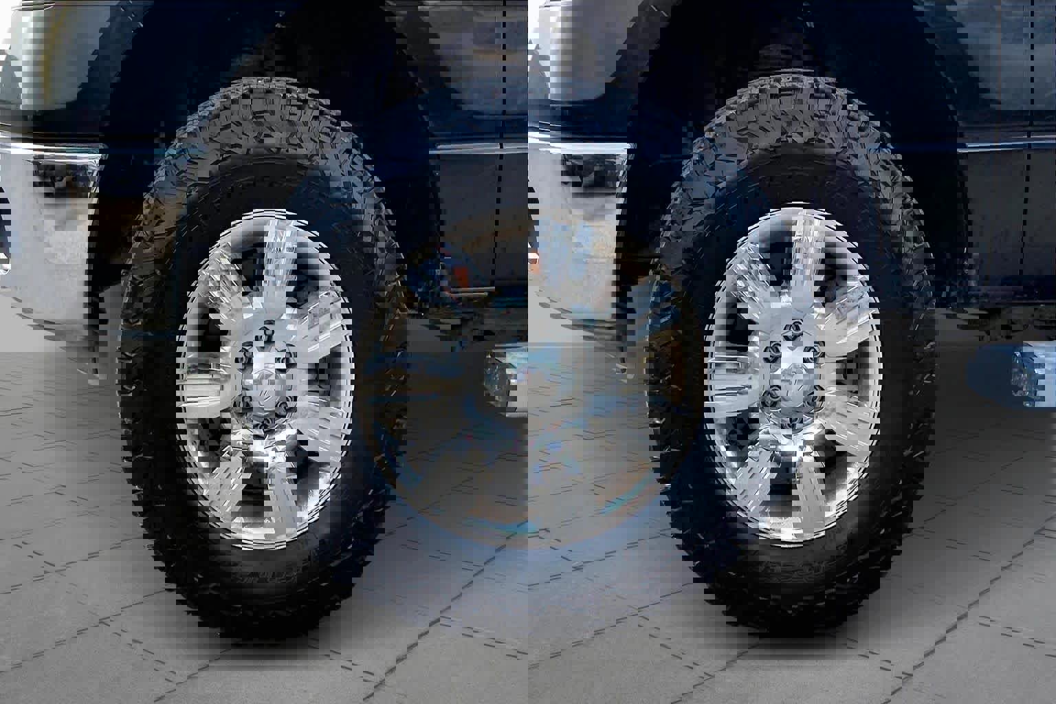 Used 2011 Ford F150 XLT w/ XLT Chrome Pkg AWD/4WD image 9