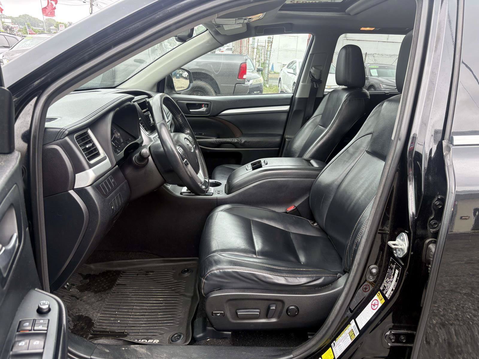 Used 2015 Toyota Highlander XLE AWD/4WD image 21