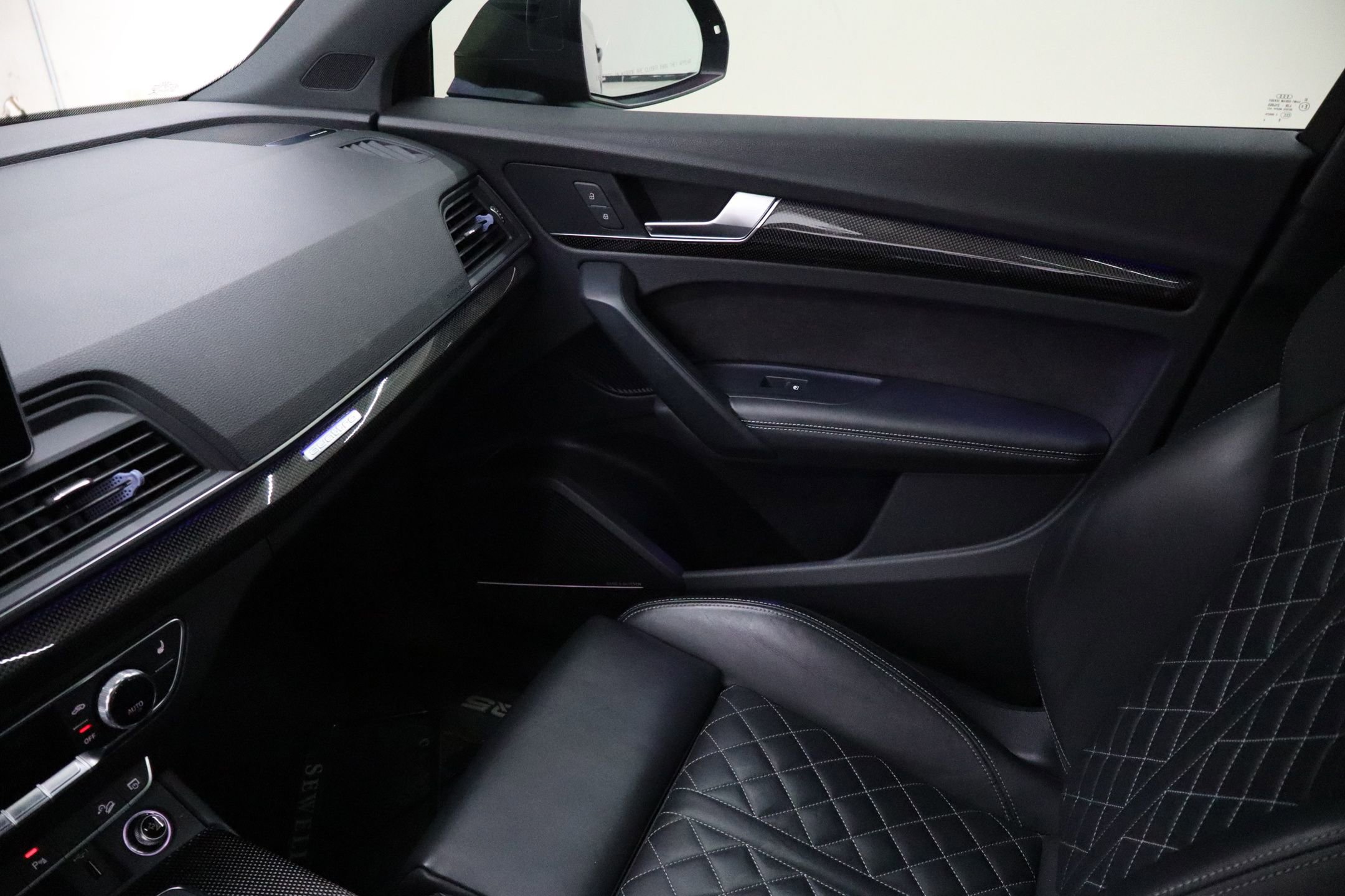 Used 2018 Audi SQ5 Prestige w/ Prestige Package image 24