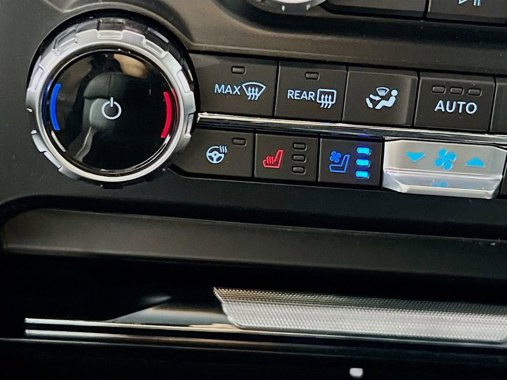 New 2025 Ford F250 Lariat w/ Lariat Ultimate Package image 24