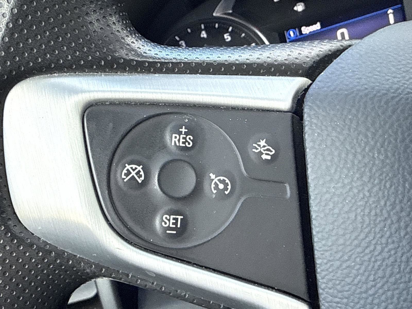 Used 2023 GMC Terrain SLE w/ Driver Convenience Package image 18