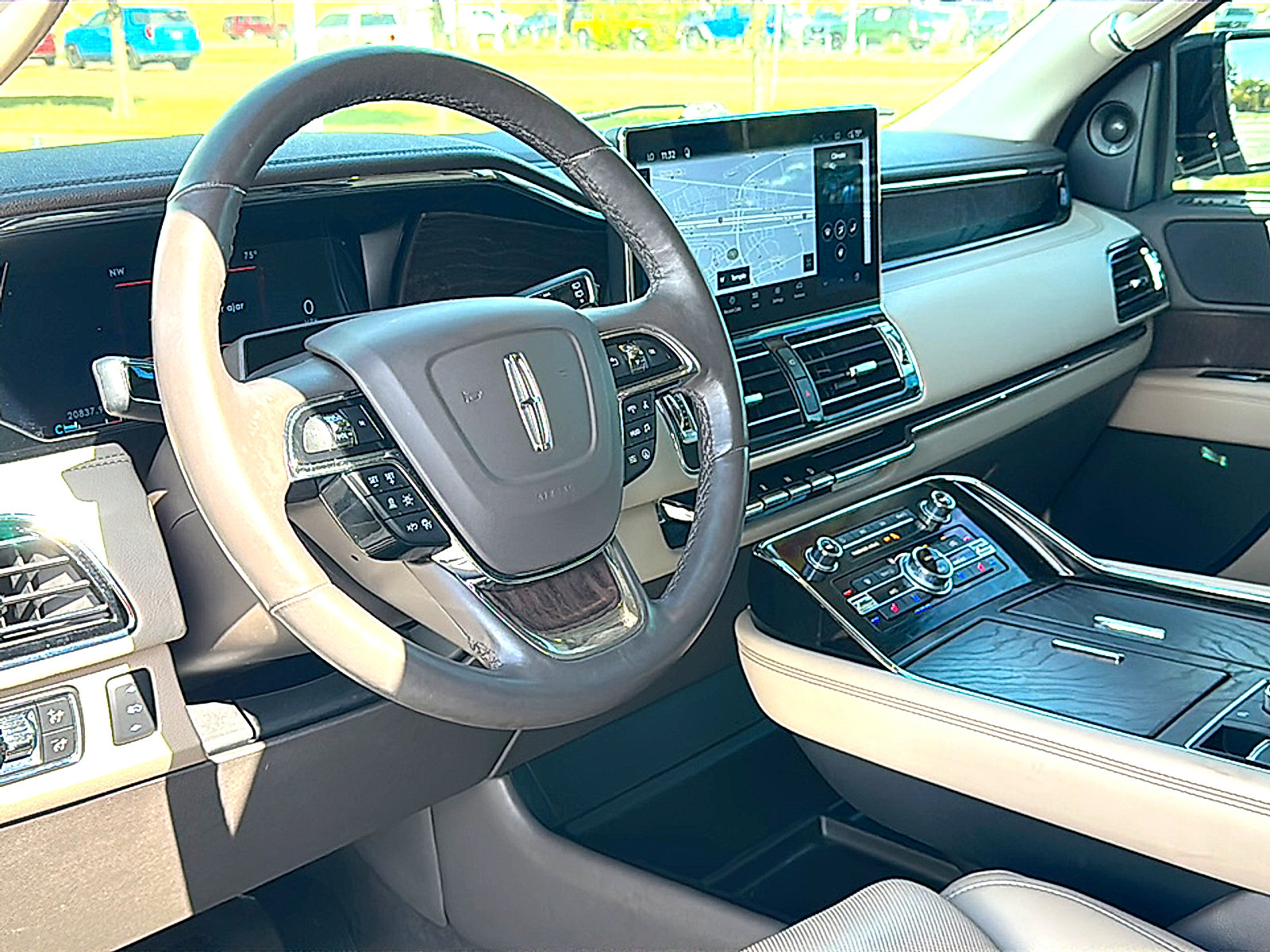 Used 2022 Lincoln Navigator Reserve RWD image 12