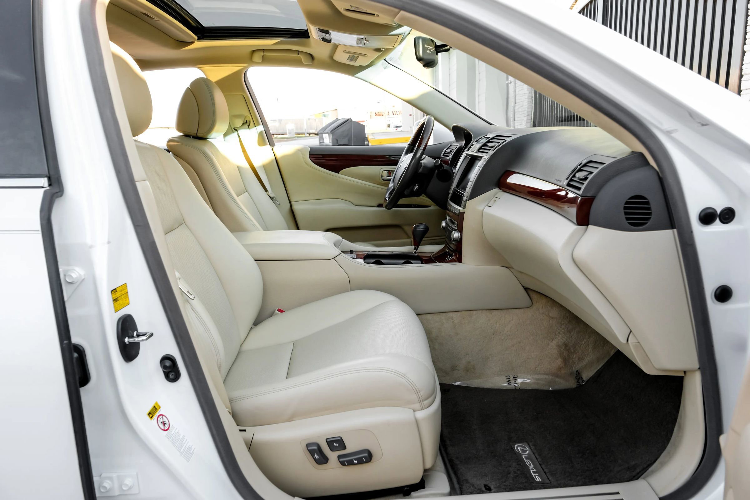 Used 2012 Lexus LS 460 image 33