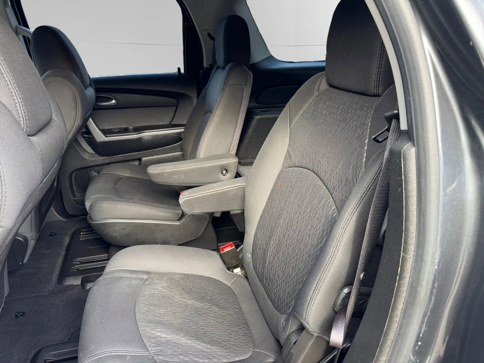 Used 2012 GMC Acadia SLE image 15