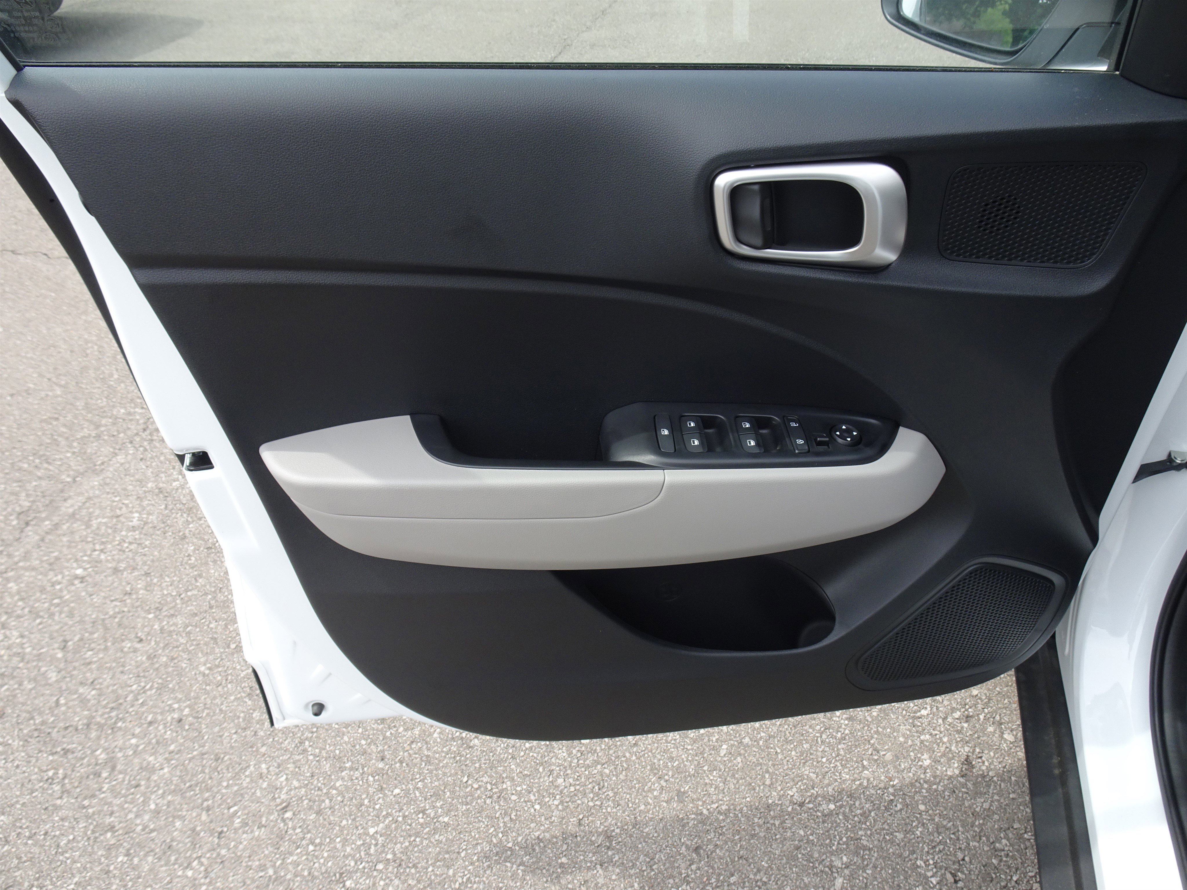 New 2026 Hyundai Venue SEL FWD image 12