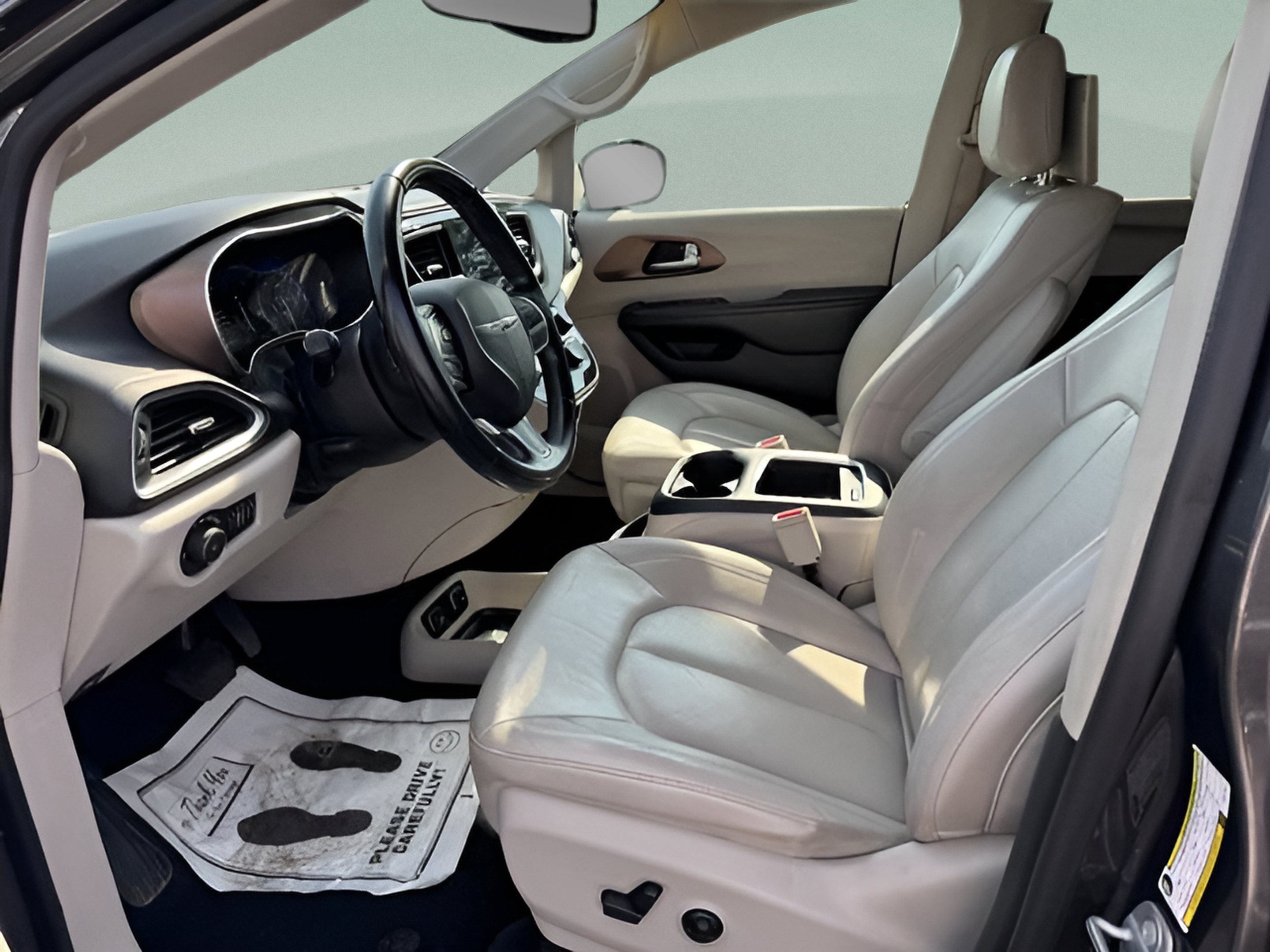 Used 2018 Chrysler Pacifica Touring-L Plus FWD image 21