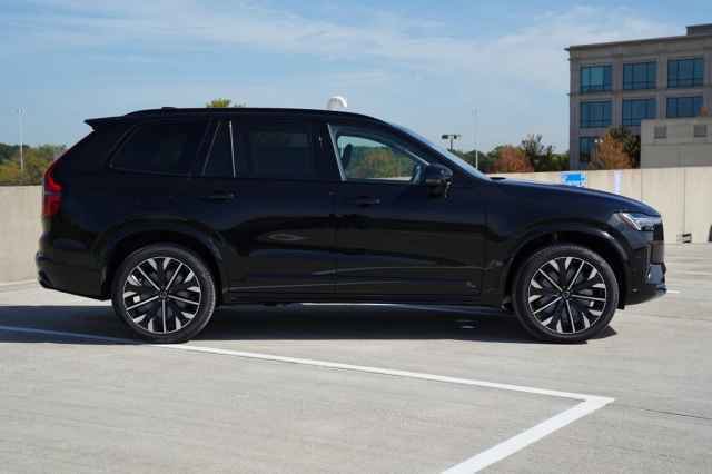 New 2026 Volvo XC90 B6 Ultra w/ Protection Package image 3