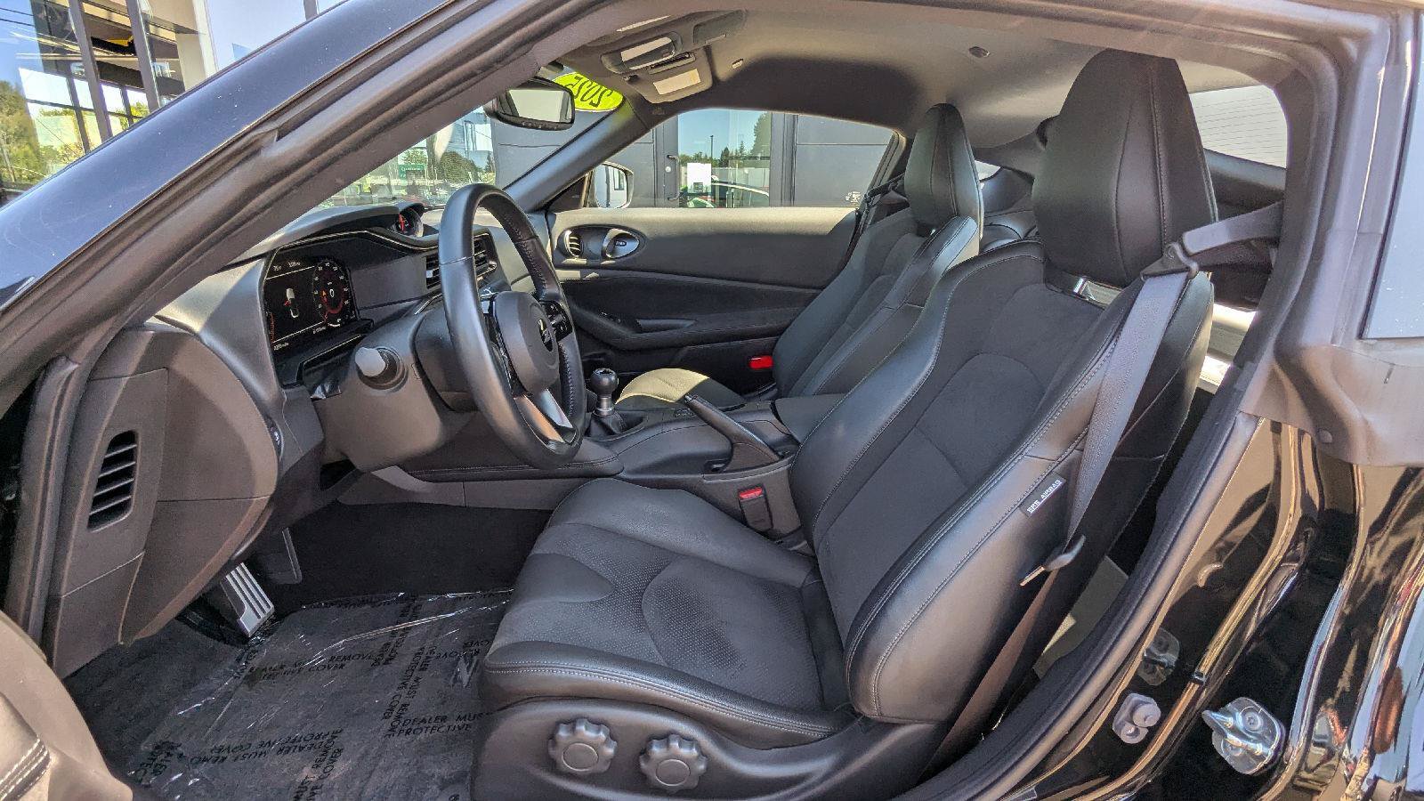 Used 2025 Nissan Z Performance w/ Floor Mat Package RWD image 12