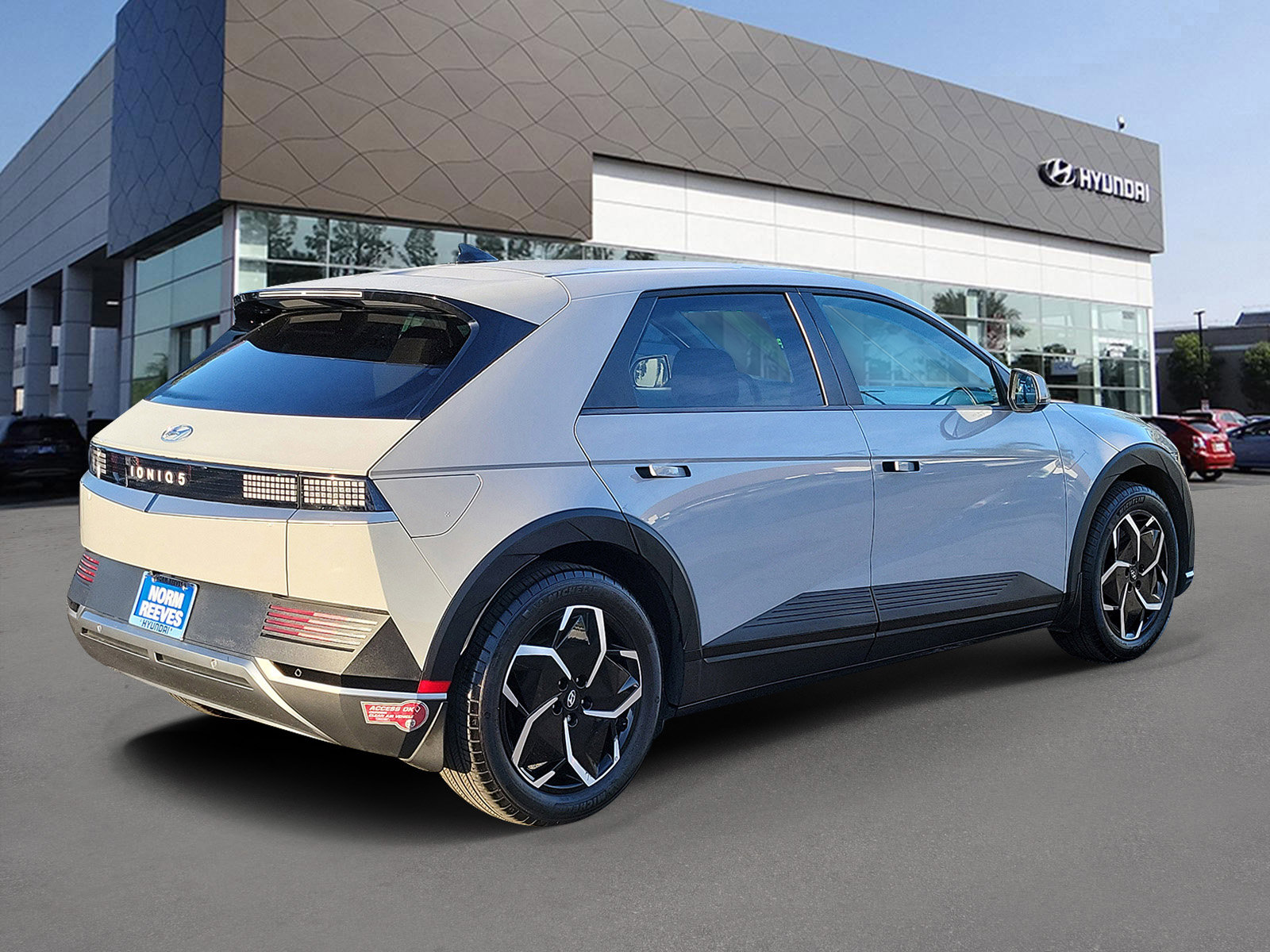 Certified 2024 Hyundai Ioniq 5 SE RWD image 2