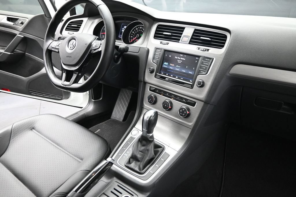 Used 2017 Volkswagen Golf Wolfsburg Edition FWD image 28