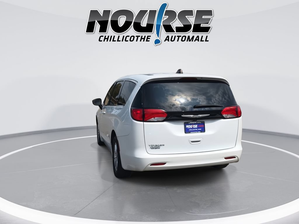 Used 2024 Chrysler Voyager LX FWD image 7