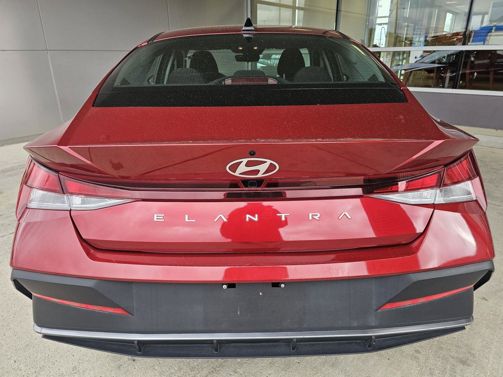 Used 2024 Hyundai Elantra SEL image 4