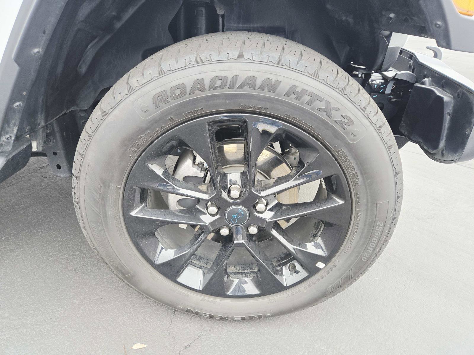 Used 2025 Jeep Wrangler Sahara AWD/4WD image 19