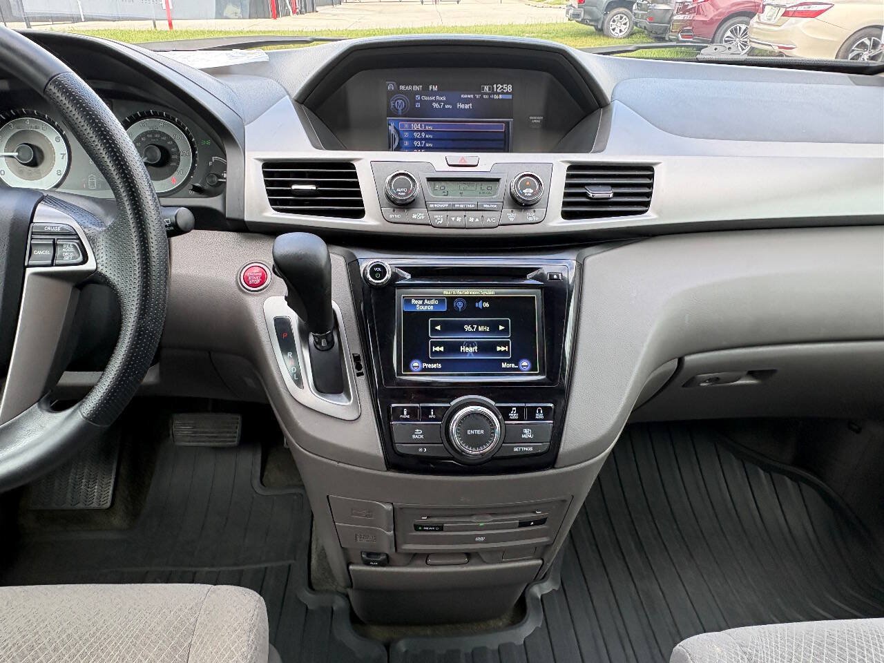 Used 2016 Honda Odyssey SE image 22