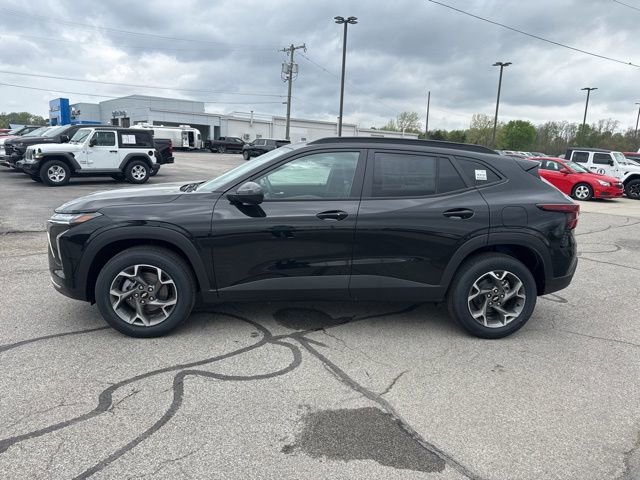 New 2026 Chevrolet Trax LT w/ Driver Confidence Package FWD image 3