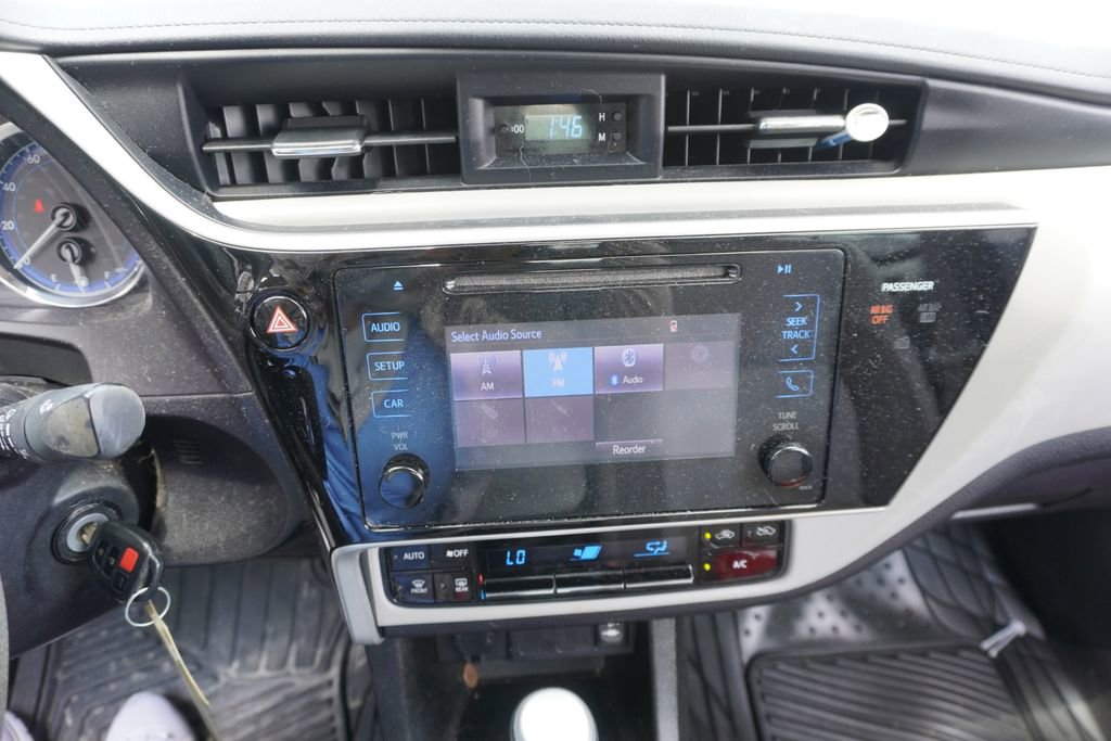 Used 2017 Toyota Corolla LE FWD image 8