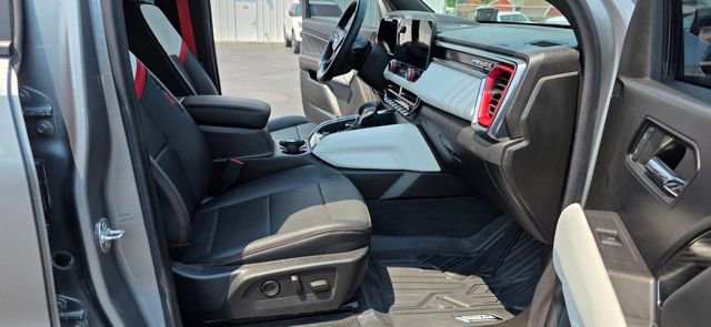 Used 2024 GMC Canyon AT4X image 15