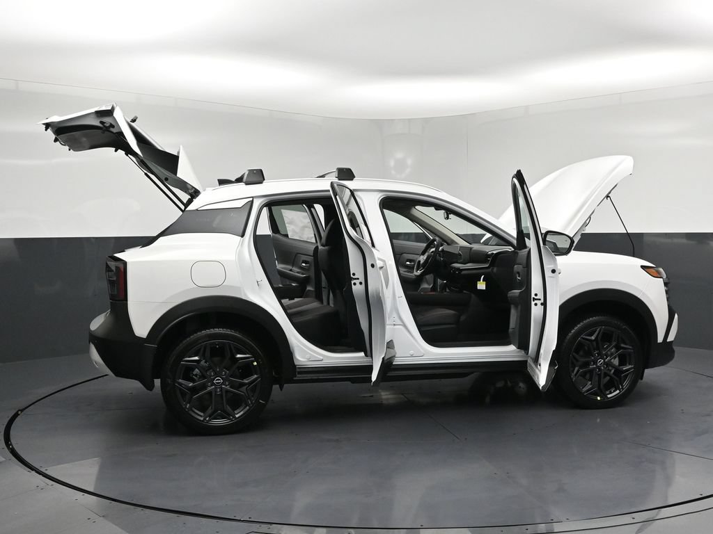 New 2026 Nissan Kicks SR w/ Cold Weather Package FWD image 33