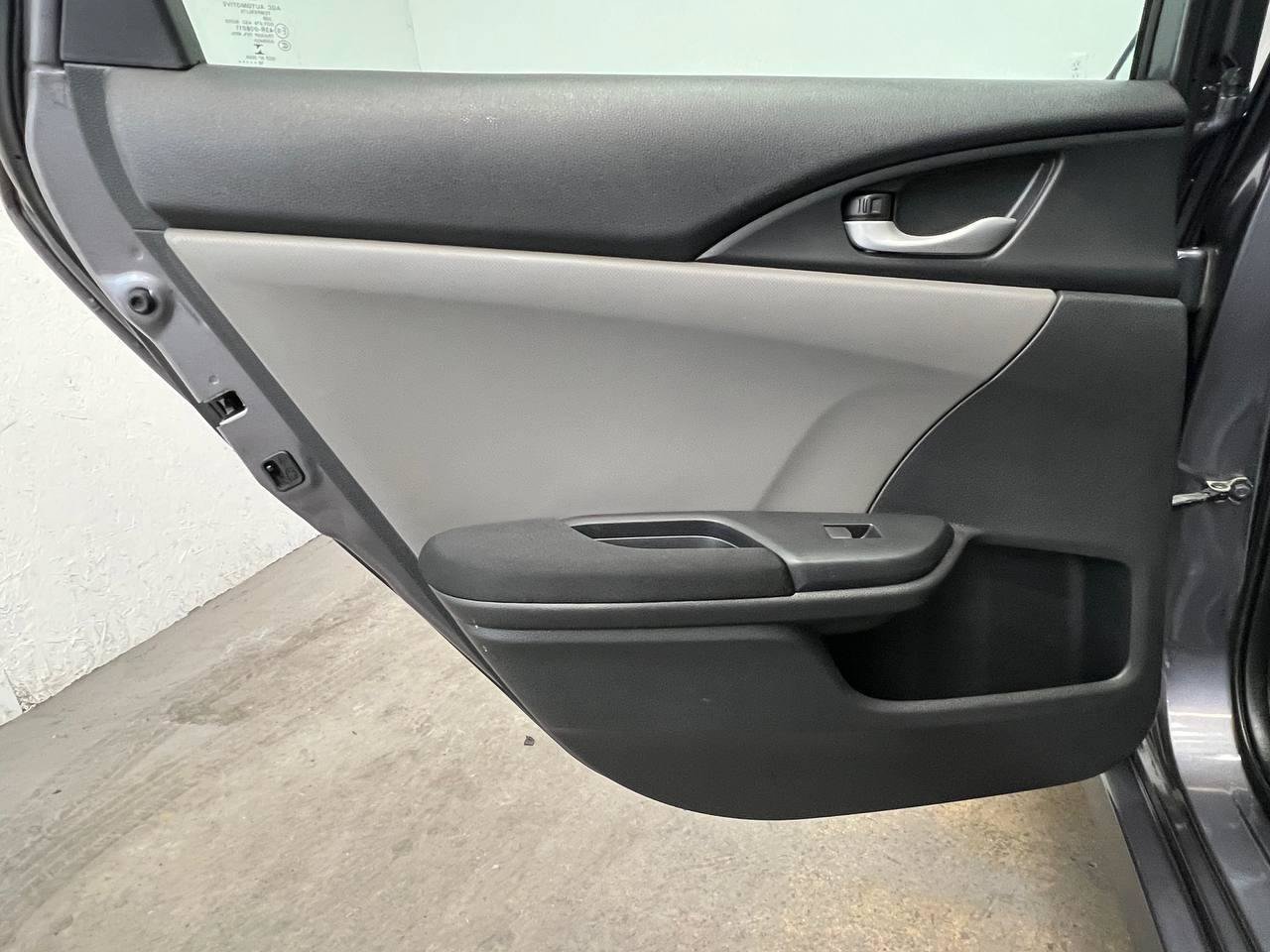 Used 2016 Honda Civic EX-T image 9
